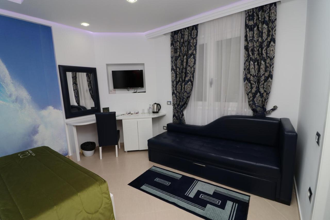 Cc Hotel & Residence Vlore Exterior photo